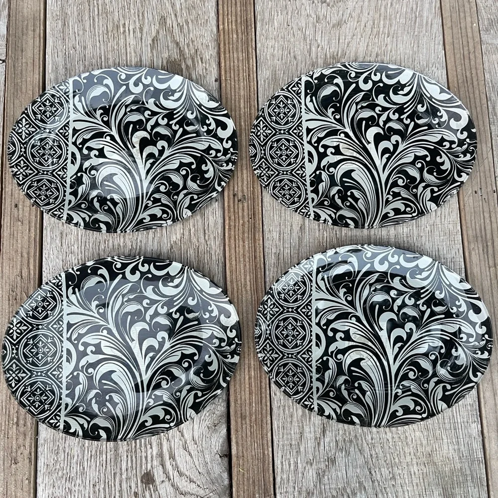 Black and White Decorative Soap Dishes - Set of 4